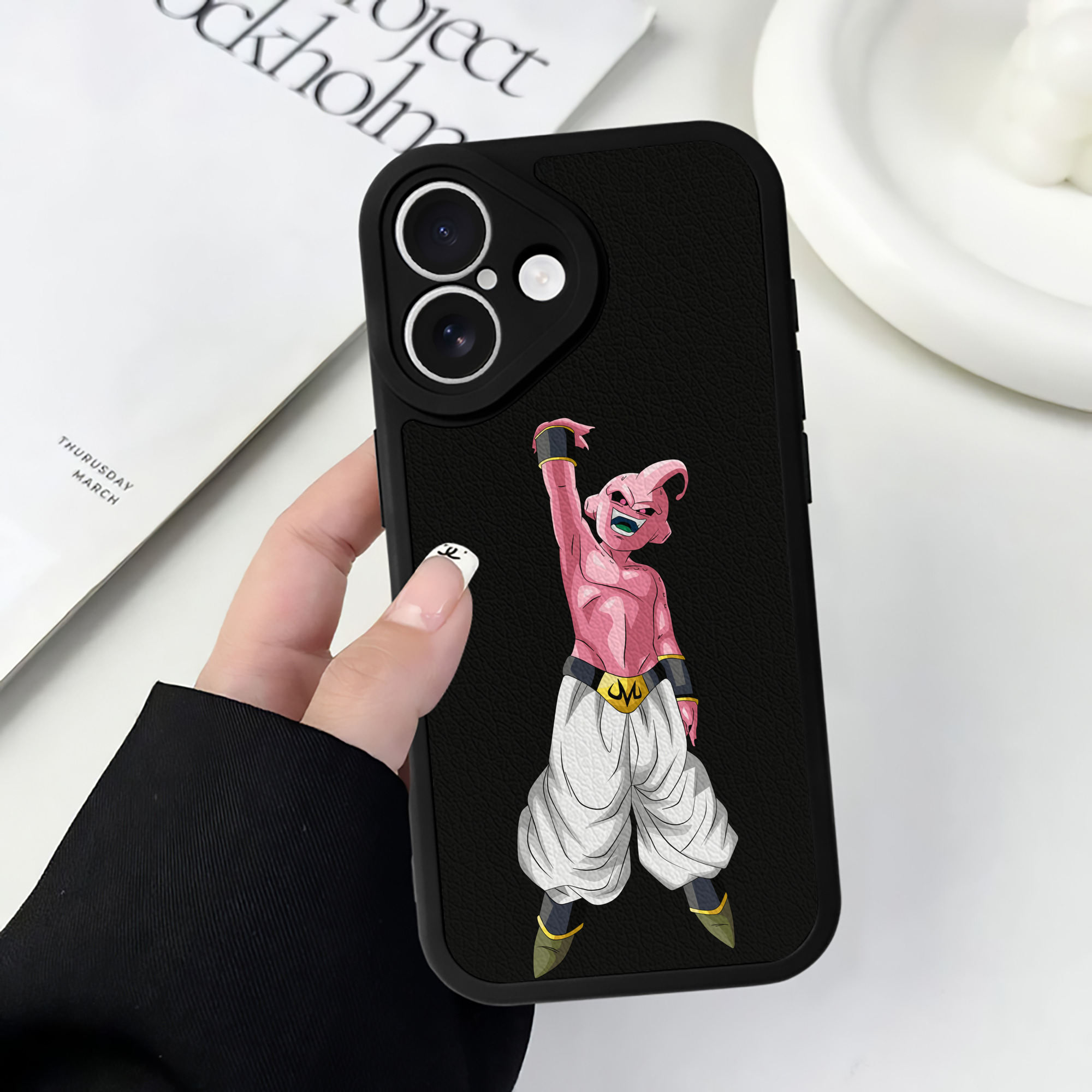 （画像用） ドラゴンボール 魔人ブウ DRAGON BALL Majin Buu 【iPhone 16シリーズ対応】シリコンスマホケース（レザー調） 材質：シリコン